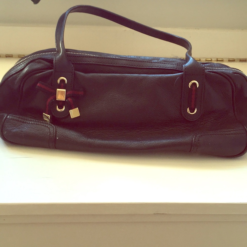 Gucci black leather purse with dust bah